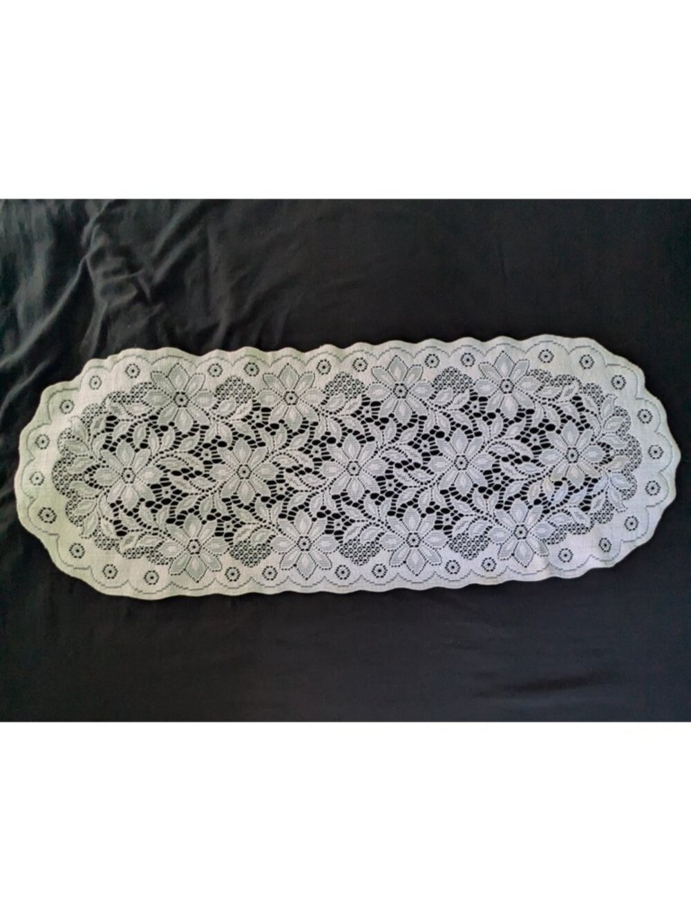 Vtg Lace Table Runner Dresser Scarf Floral White Grandmacore 36x13 - Picture 2 of 5